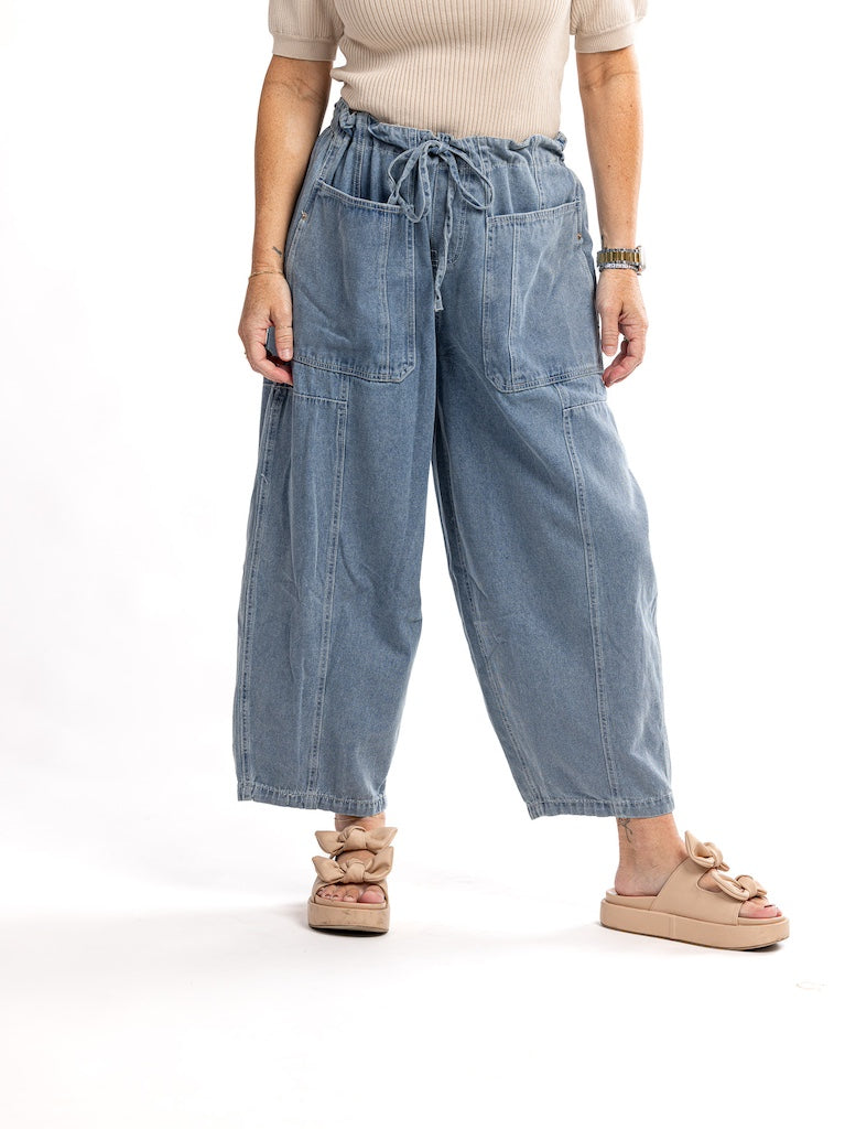 Clickbait Chambray Barrel Jeans